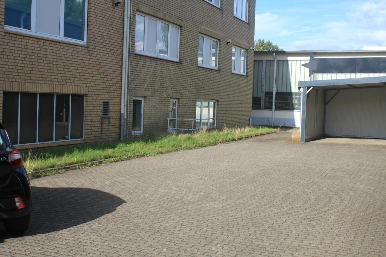 R B Apartment Am Airport Hamburg - 1-4 Personen - Kueche - Smart Tv - Waschmaschine - Perfekt Fuer Geschaeftsreisende Oder Familien Eksteriør bilde